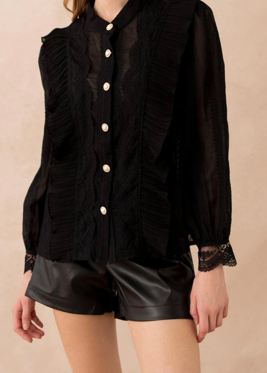 Chemise à volants en dentelle