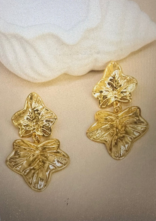 Boucles d'oreilles feuille pendante en acier inoxydable : Nature et élégance